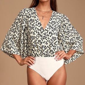 Lulus Meet for Drinks Cream Print Pleated Sleeve Bodysuit